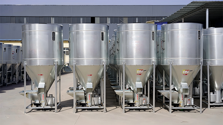 Feed Crusher and Mixer