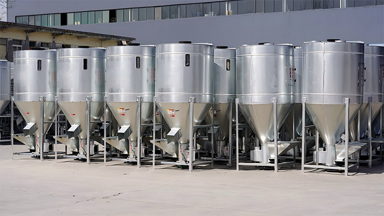 Feed Crusher and Mixer